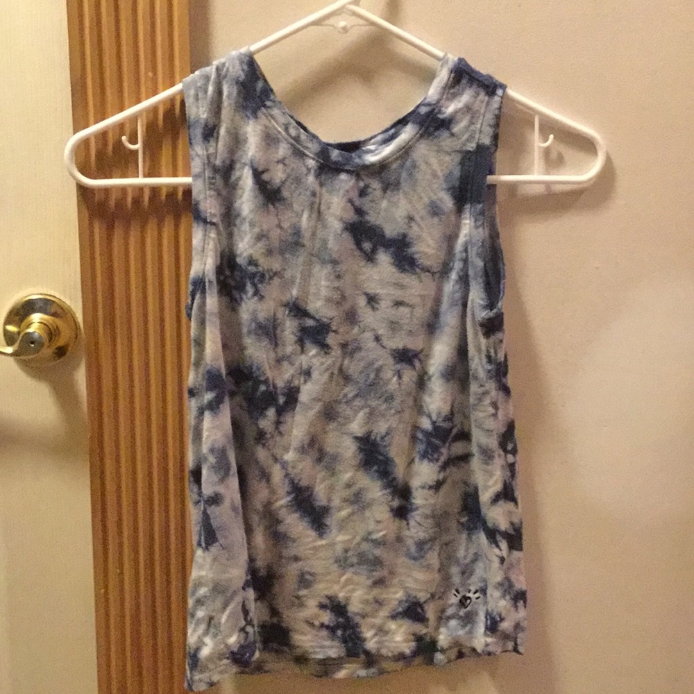 Sleeveless shirt for girls